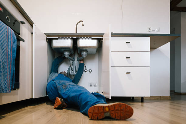 Professional Leak Detection technician working in Curtis Bay, MD